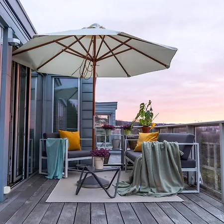 Holiday home Spacious 190sqm Villa-style With Treetop Views & Jacuzzi Oslo