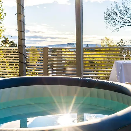 Nyaraló Luxury Treetop Villa-Style Panoramic City Views *