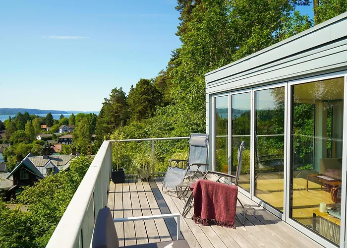 Сasa de vacaciones Spacious 190sqm Villa-style With Treetop Views & Jacuzzi Oslo