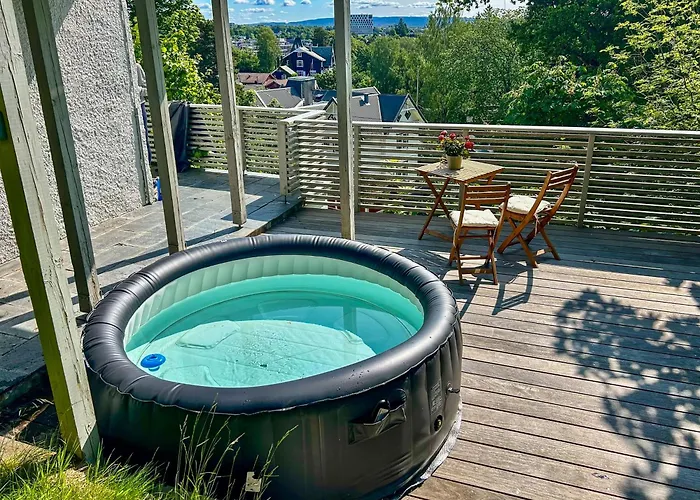 Сasa de vacaciones Spacious 190sqm Villa-style With Treetop Views & Jacuzzi *