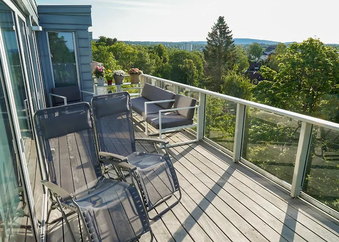 Spacious 190sqm Villa-style With Treetop Views & Jacuzzi Сasa de vacaciones *