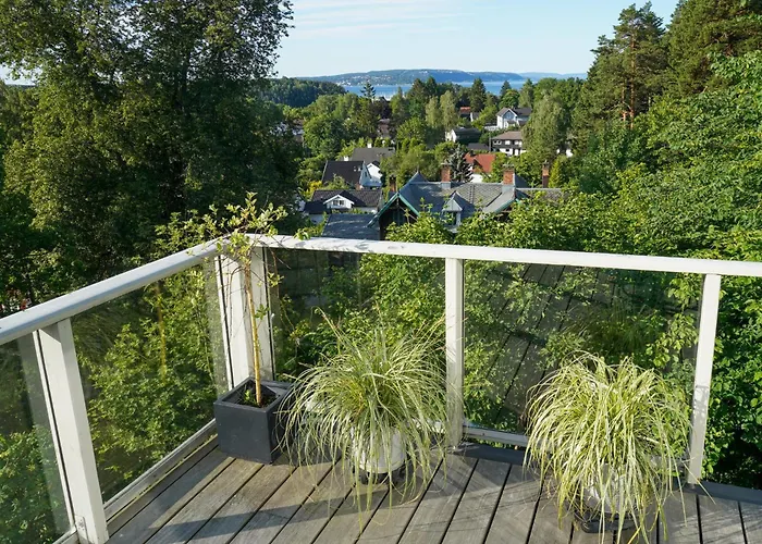 Spacious 190sqm Villa-style With Treetop Views & Jacuzzi