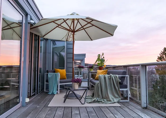 Сasa de vacaciones Spacious 190sqm Villa-style With Treetop Views & Jacuzzi Oslo