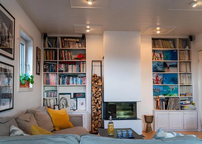 Сasa de vacaciones Spacious 190sqm Villa-style With Treetop Views & Jacuzzi *